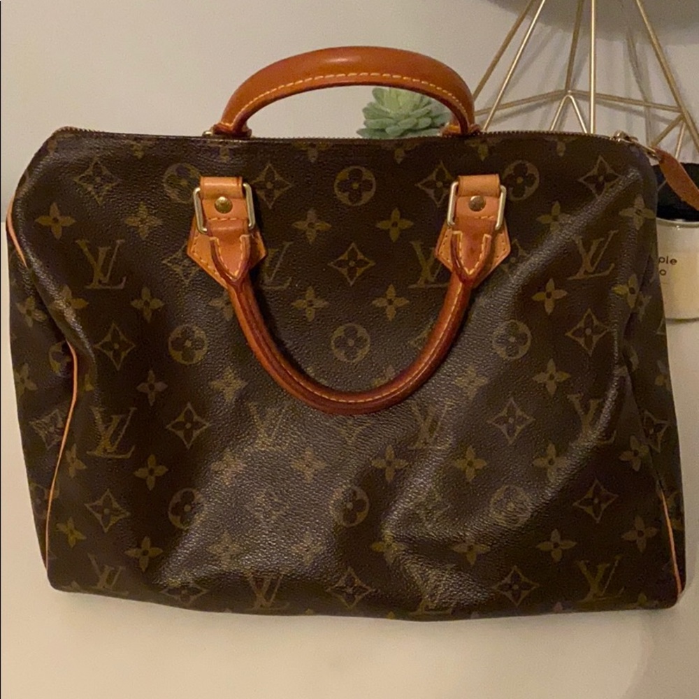 Louis Vuitton 30 Speedy